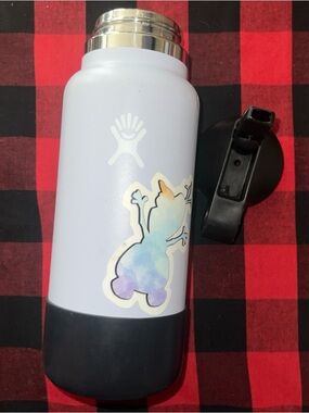 32 oz Hydro Flask Water Bottle Lavender, doubled walled, wide mouth, straw lid
